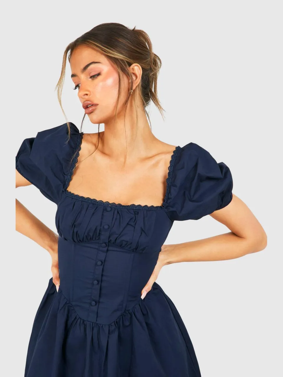 boohoo Dames Pofmouw Katoenen Gerafelde Melkdienaar Mini-Jurk marineblauw, foto 3