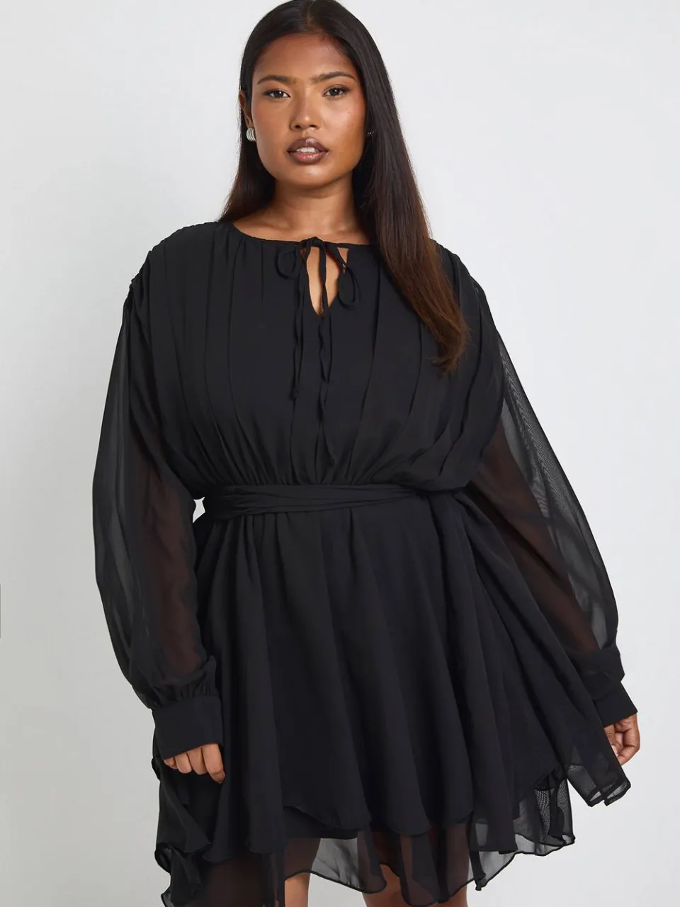 boohoo Dames Plus Chiffon skaterjurk met lange mouwen zwart, foto 4