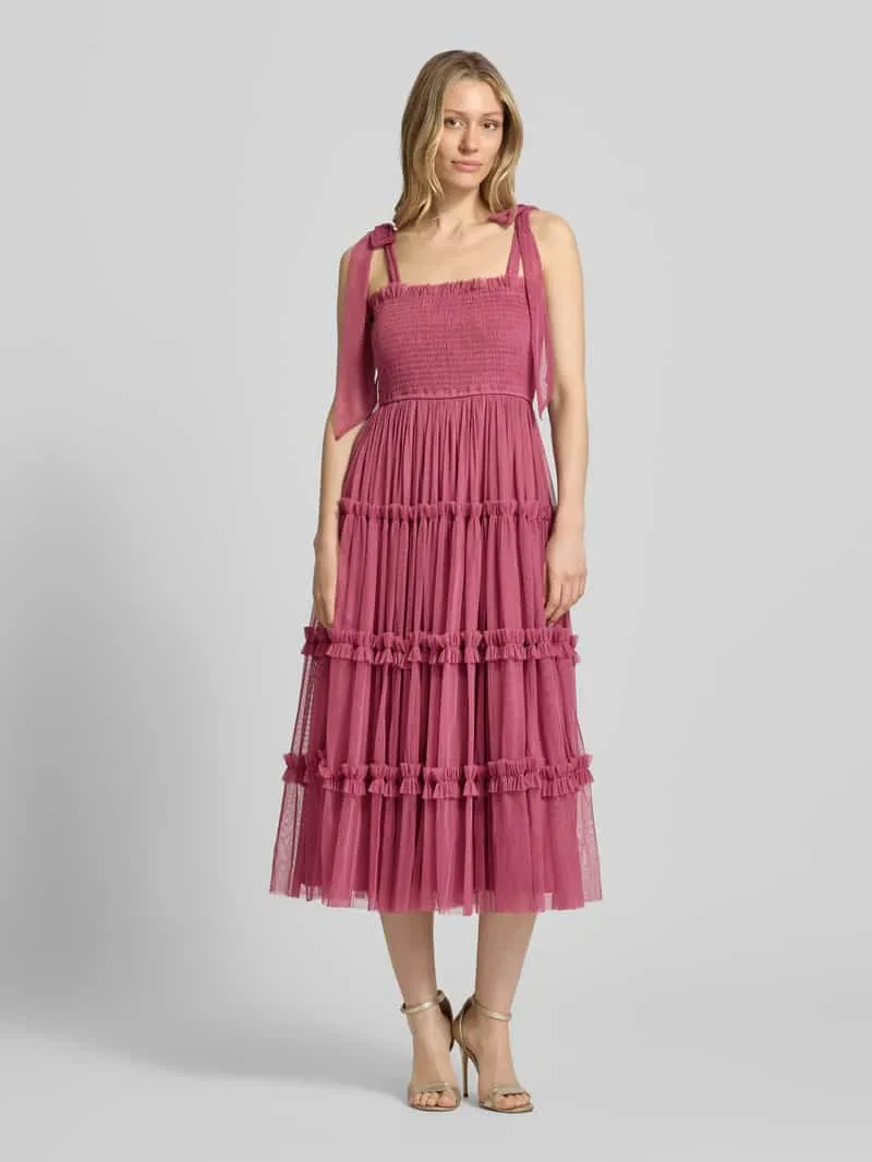 Lace & Beads Knie-lange cocktailjurk met smokdetail Felroze