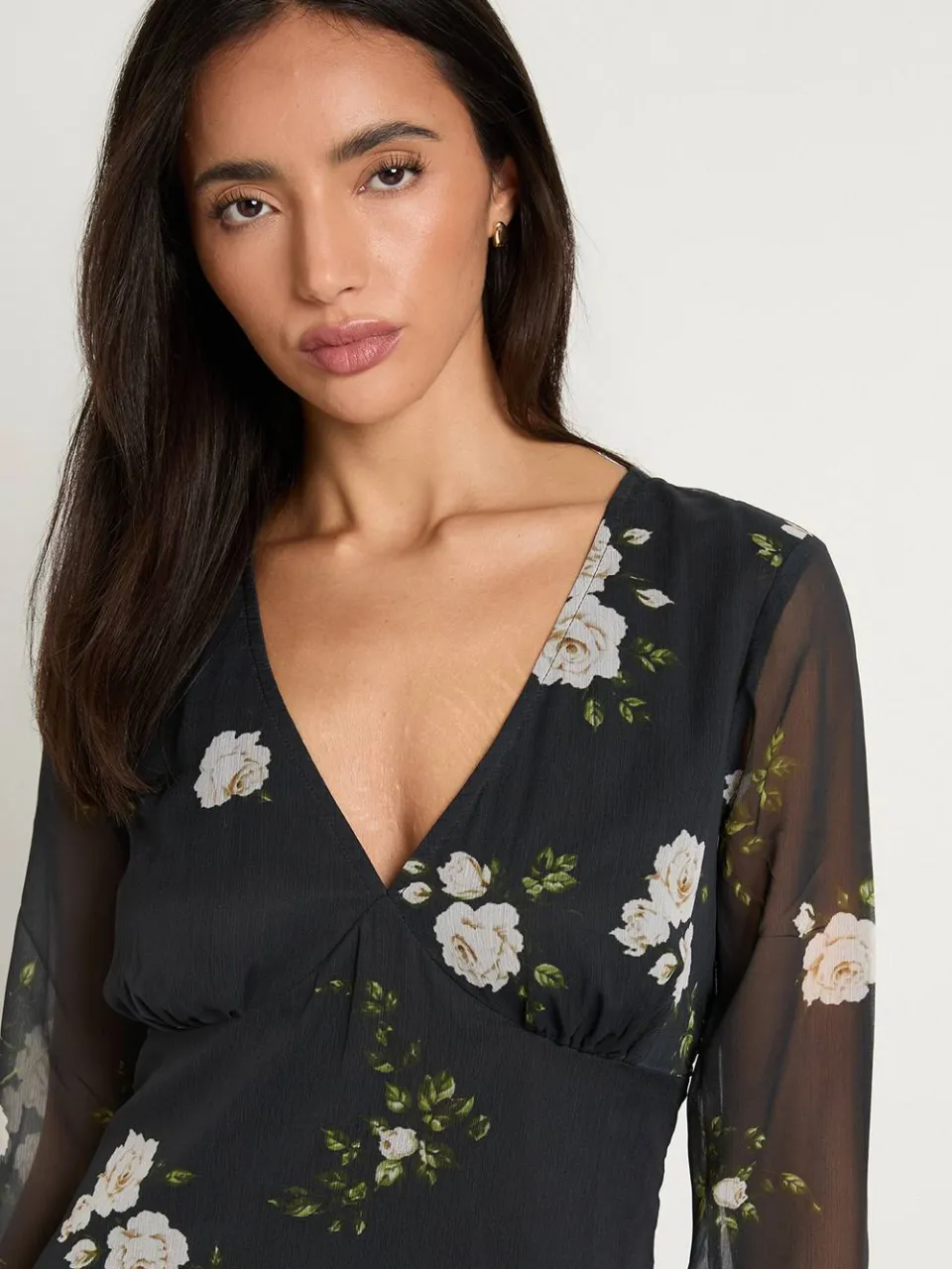 boohoo Dames Gebloemde Chiffon Maxi Jurk Met Ruches zwart, foto 4