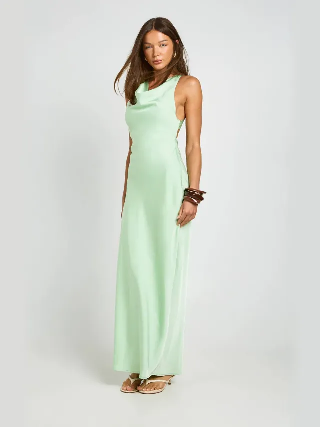 boohoo Dames Maxi Satijnen Jurk Met Gedrapeerde Rug Munt