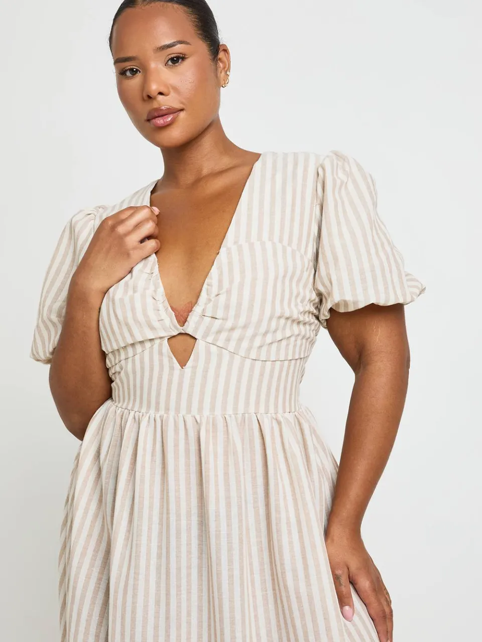 boohoo Dames Gestreepte Maxi-jurk Met Gelaagde Rok In Plusmaat steen, foto 3