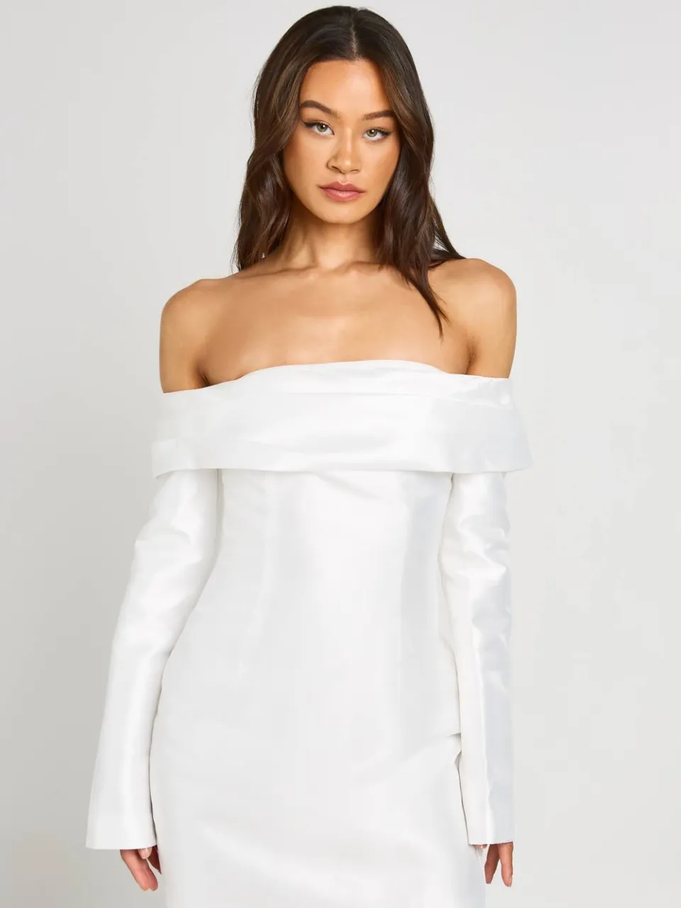 boohoo Dames Tall Satijnen Gestructureerde Bardot Mini Jurk wit, foto 3
