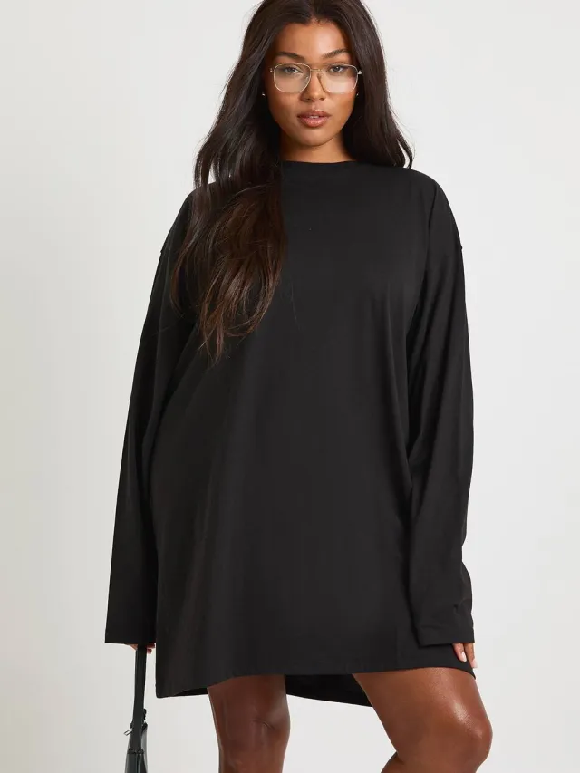 boohoo Dames Plus T-shirtjurk met lange mouwen Zwart