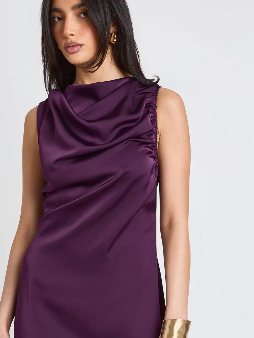boohoo Dames Satijnen Mouwloze Maxi Jurk met Gerimpelde Schouderdetails pruim, foto 4