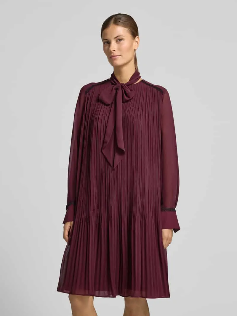Marc Cain Knie-lange jurk met strikceintuur Bordeaux