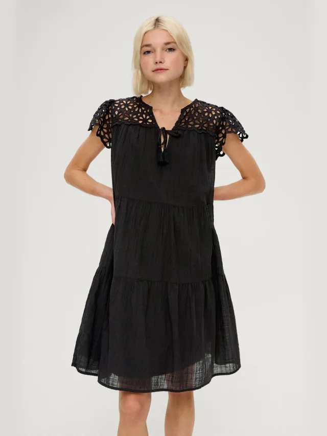 QS female - Jurk met volants en broderie anglaise zwart