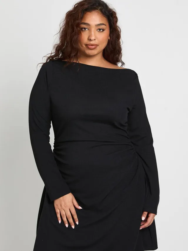 boohoo Dames Plus lange mouwen gerafelde mini-jurk zwart, foto 3