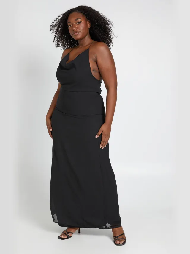 boohoo Dames Plus Hoge Waterval Halslijn Open Rug Kralendetail Maxi Jurk Zwart