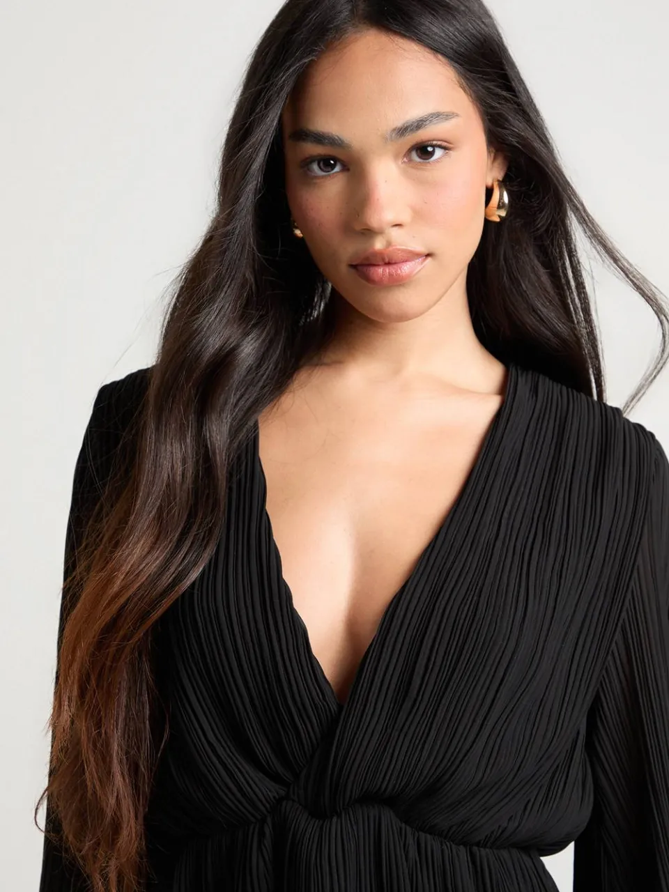 boohoo Dames Geplisseerde Ruffle Zoom Diep Decollete Skater Jurk zwart, foto 2