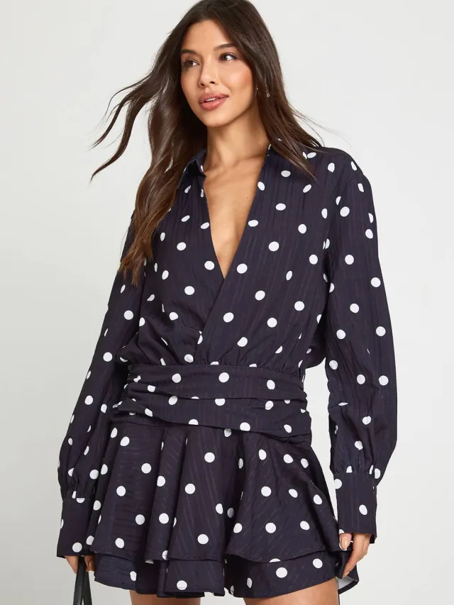 boohoo Dames Mini-jurk met stippen en geplooide voorzijde zwart, foto 2