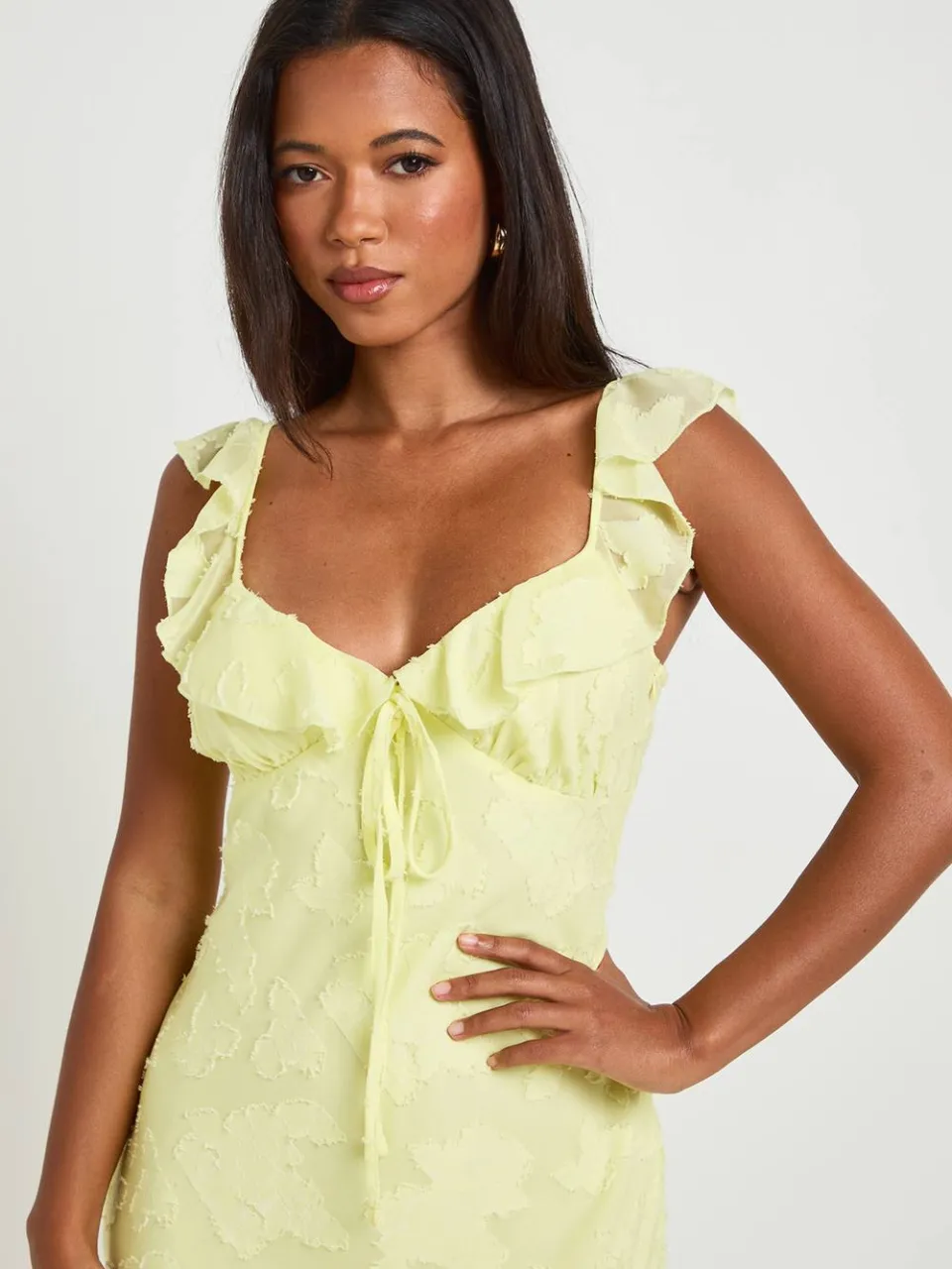 boohoo Dames Burnout Ruffle Bandje Slip Jurk citroen, foto 4