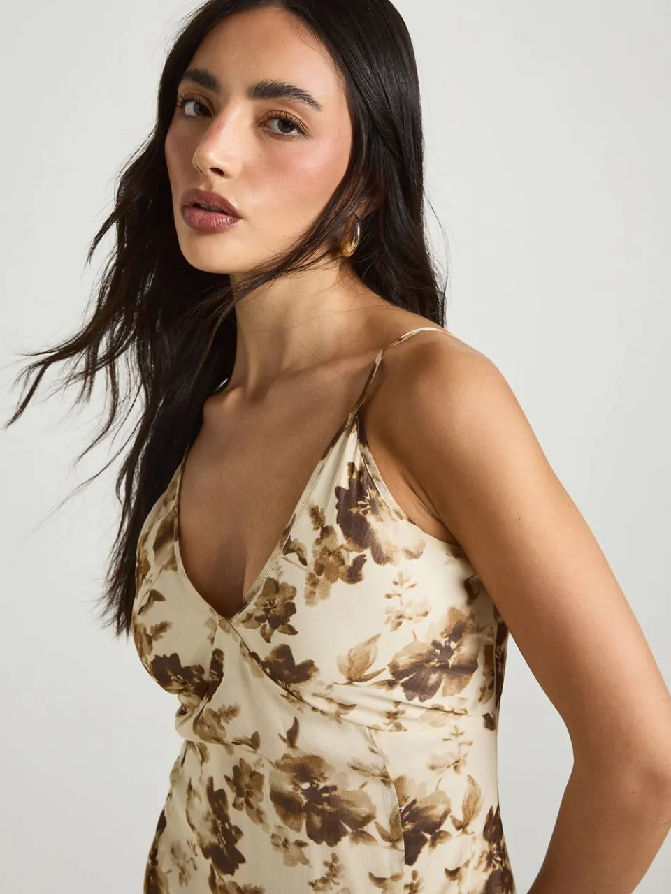 boohoo Dames Gelaagde Maxi Cami-jurk Van Chiffon Met Ton-sur-ton Bloemenprint crème, foto 4