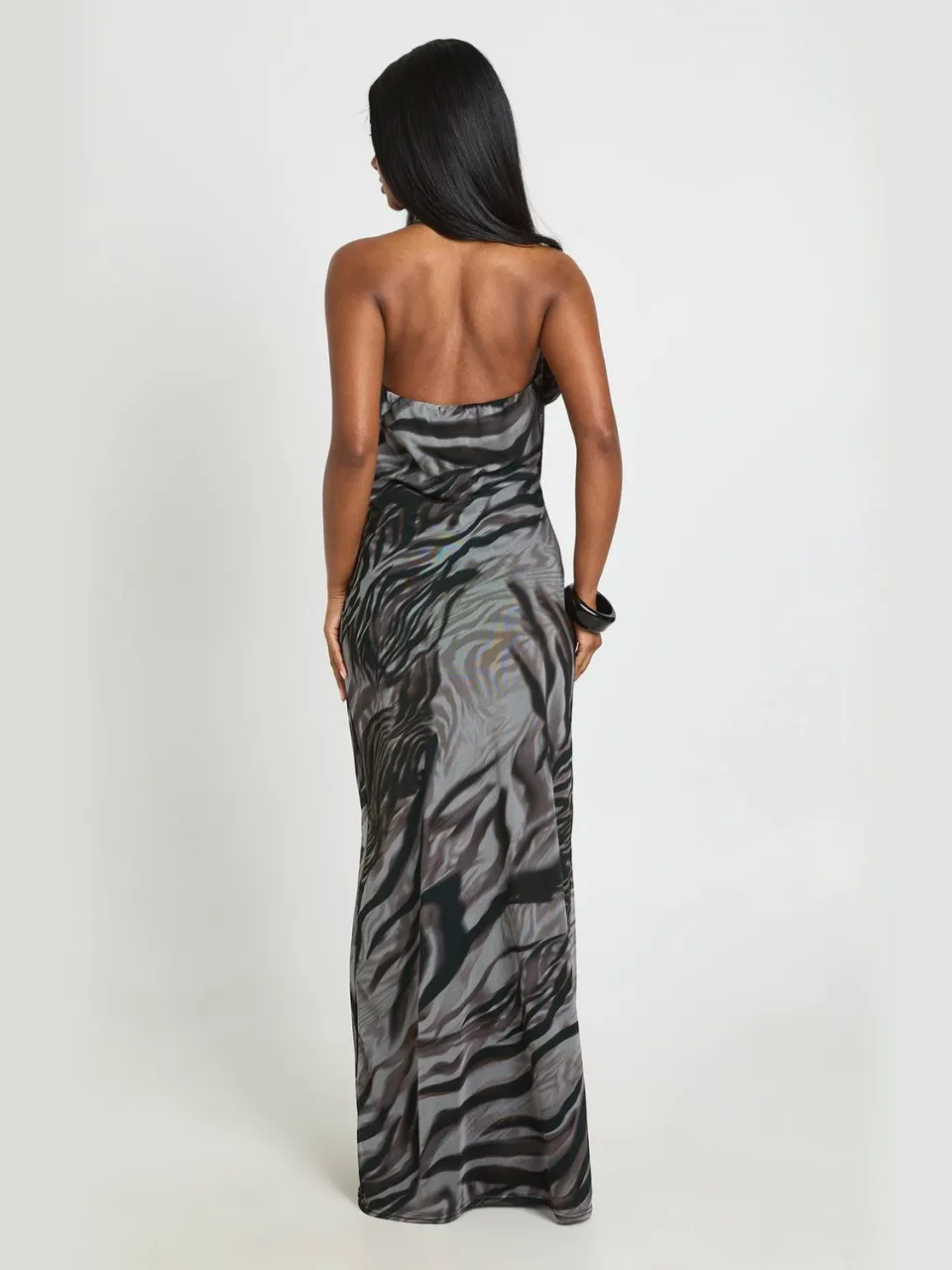 boohoo Dames Maxi-jurk Met Zebraprint Mesh, Halternek En Cowl-hals Detail, foto 2