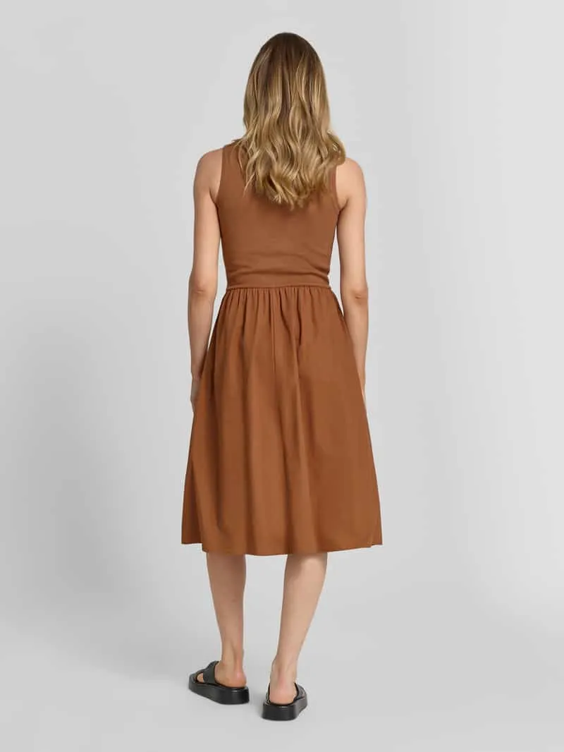Soyaconcept Knielange jurk in 2-in-1-look middenbruin, foto 3