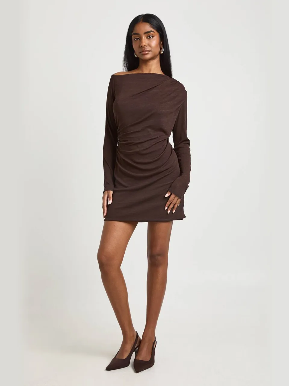 boohoo Dames Mesh Asymmetrische Drapering Asymmetrische Zoom Midaxi Jurk chocoladebruin, foto 2