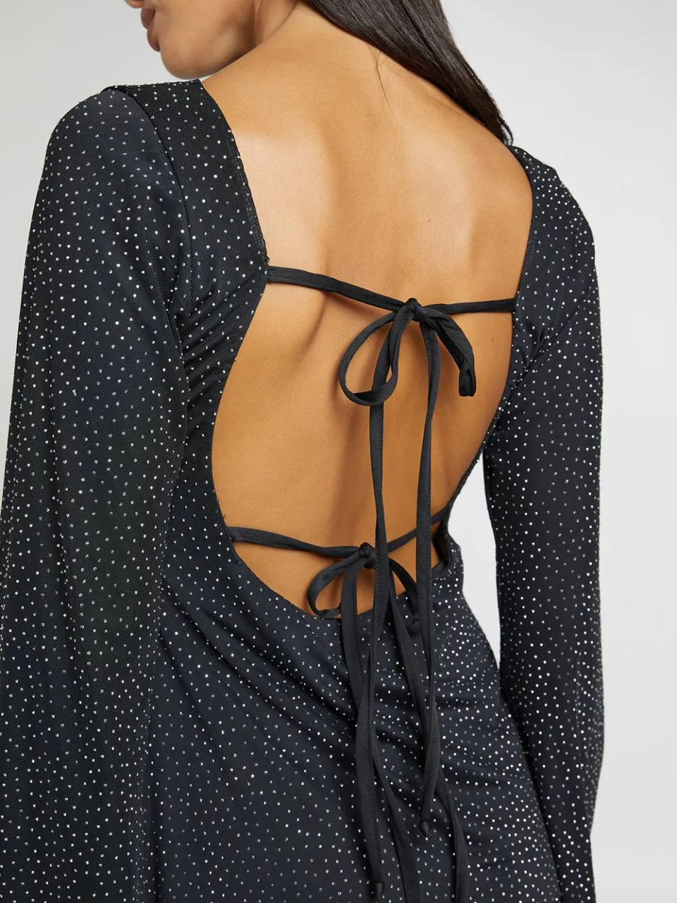 boohoo Dames Hotfix Uitlopende Mouw Lage Rug Mini Jurk zwart, foto 4