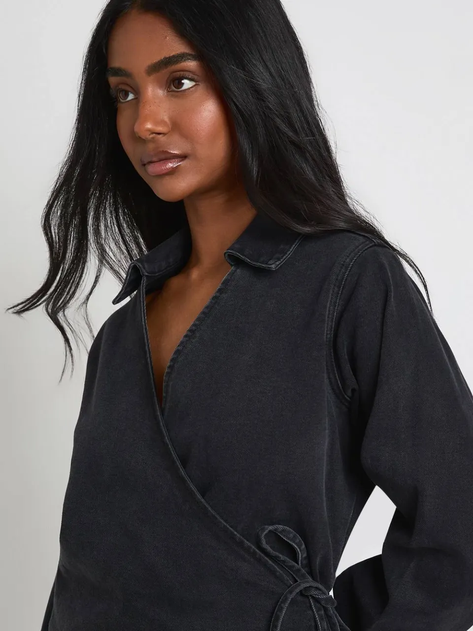 boohoo Dames Denim Wikkel Jurk, foto 4
