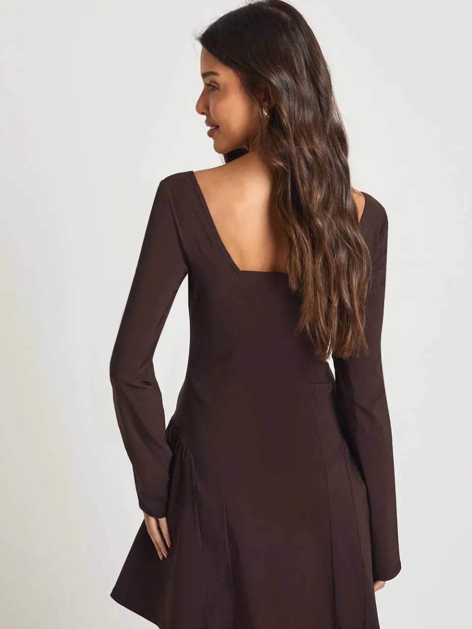 boohoo Dames Bengaline Vierkante Hals Getailleerde Skater Jurk chocoladebruin, foto 2