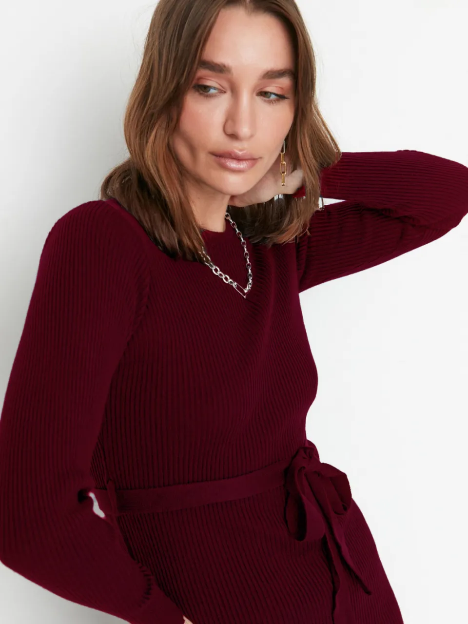 Trendyol TRENDYOLMİLLA Dames Bordeaux Effen Midi Lang Casual Bodycon Jurken, foto 2