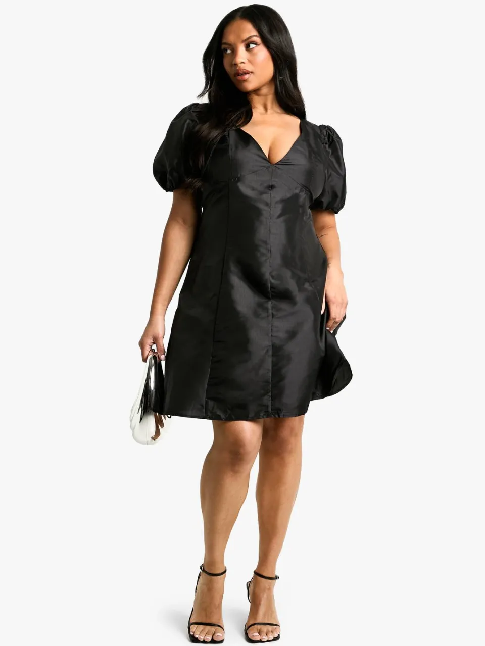 boohoo Dames Plus Geweven Geplooide Detail Pofmouw Skaterjurk zwart, foto 2