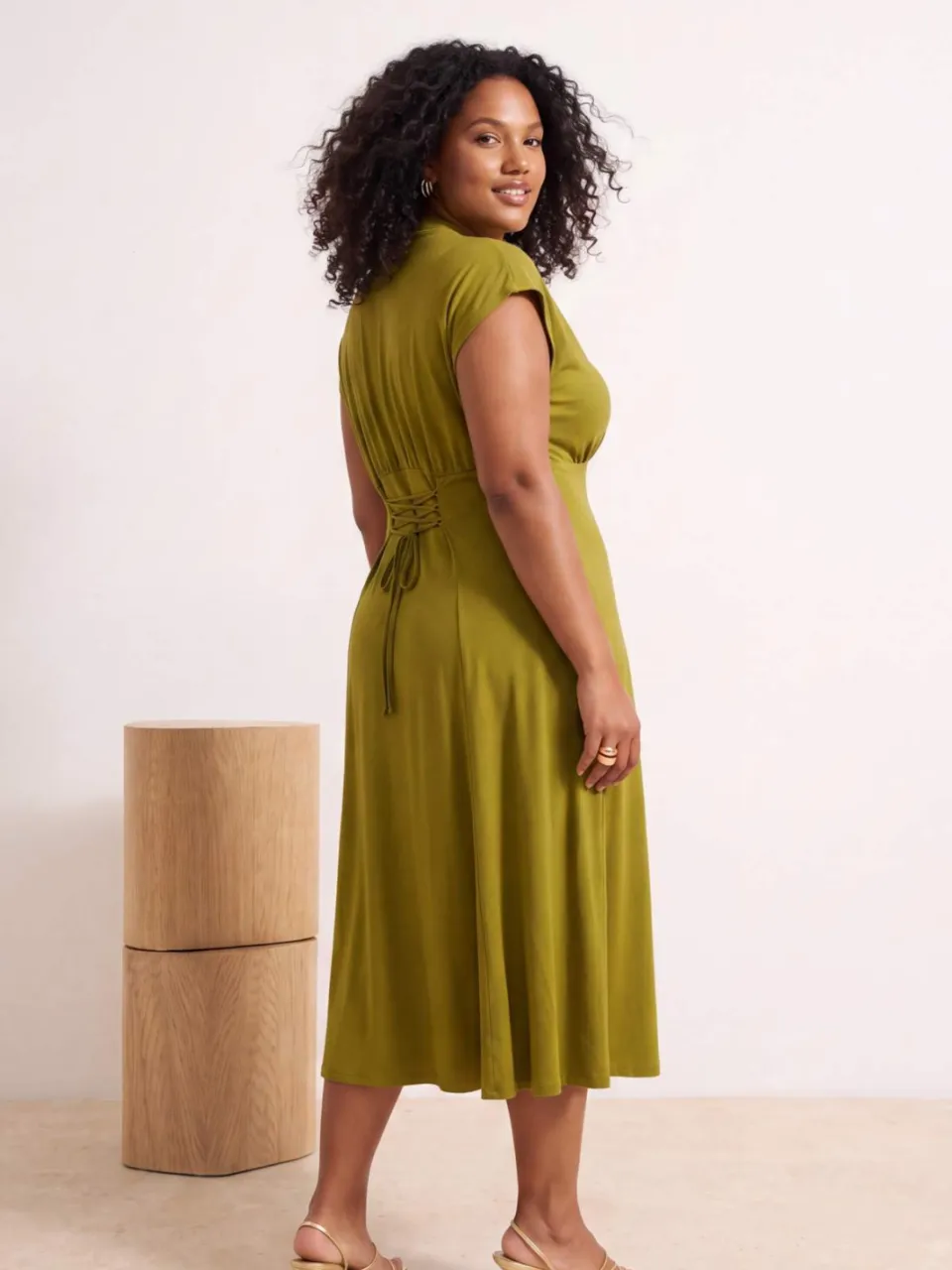 Trendyol Curve Dames Groen Effen Midi Mouwloos Skater Grote maten Jurk, foto 2