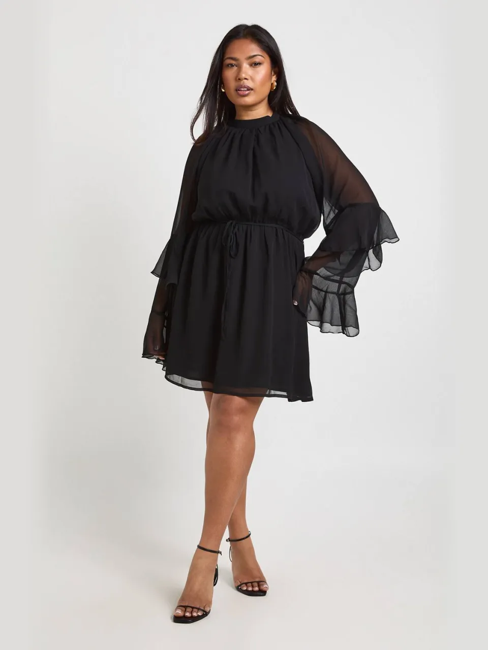 boohoo Dames Plus Chiffon Jurk Met Uitlopende Mouwen In Skater Stijl zwart, foto 3