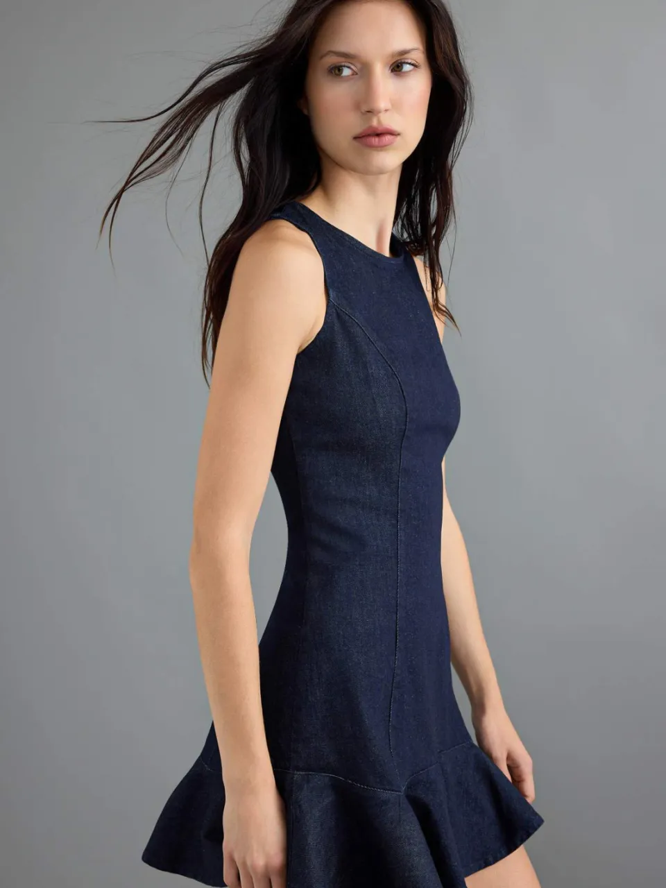 Trendyol TRENDYOLMİLLA Dames Donkerblauw Effen Kort / Mini Mouwloos Skater Jurken, foto 2