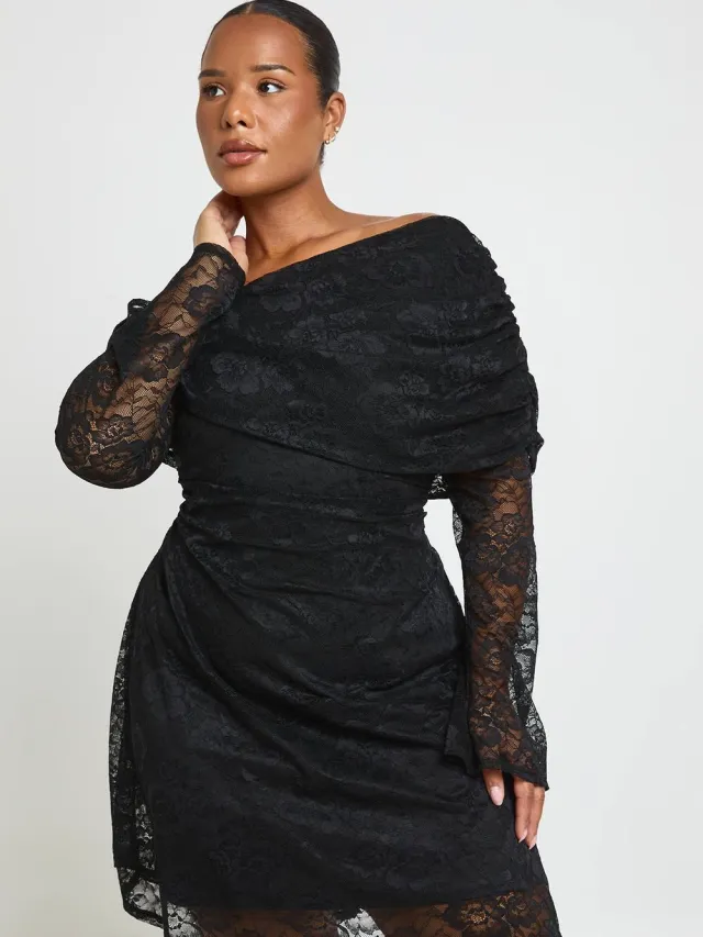 boohoo Dames Plus Kanten Asymmetrische Bardot Skater Jurk Zwart