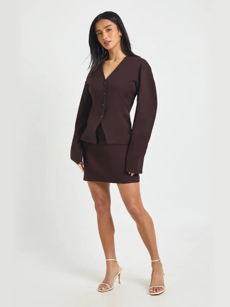 boohoo Dames Petite 2-in-1 Blazerjurk met Ballonmouwen chocoladebruin, foto 3