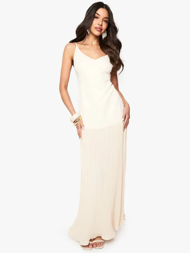 boohoo Dames Dropped Waist Plisse Maxi-Jurk Crème
