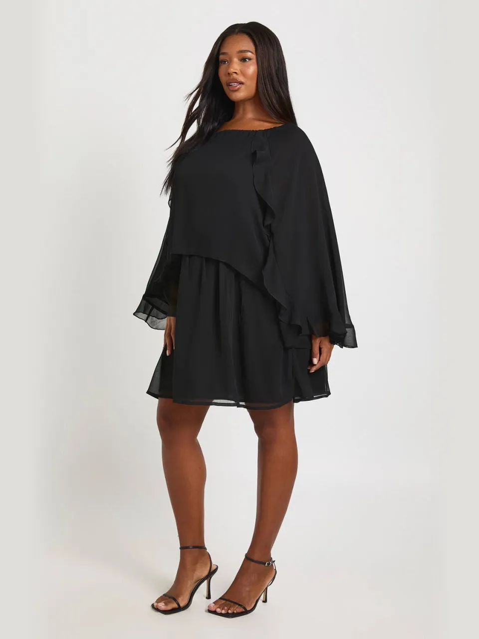 boohoo Dames Plus Chiffon Ruches Smock Jurk Zwart