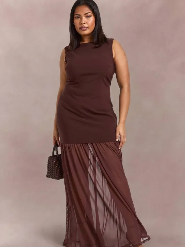 boohoo Dames Plus Doorschijnende Zoom Mouwloze Maxi Jurk Chocoladebruin