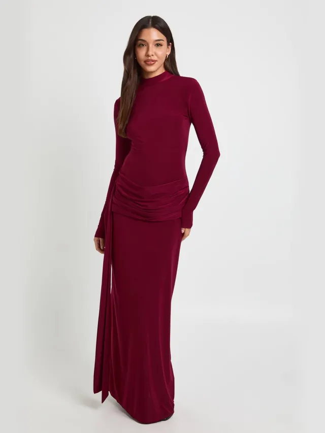 boohoo Dames Maxi Jurk Met Hoge Hals, Lange Mouwen En Drapeerdetail Bordeaux Rood