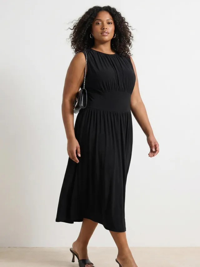 Trendyol Curve Dames Zwart Effen Maxi Mouwloos Casual A-lijn Grote maten Jurk