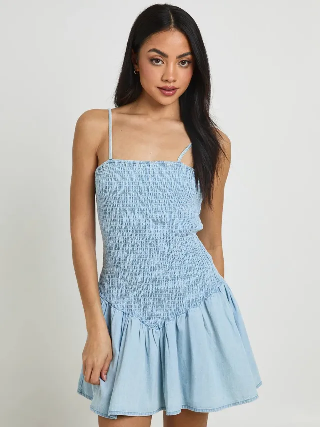 boohoo Dames Chambray Skater Jurk Met Gerimpeld Lijfje Licht Gebleekt