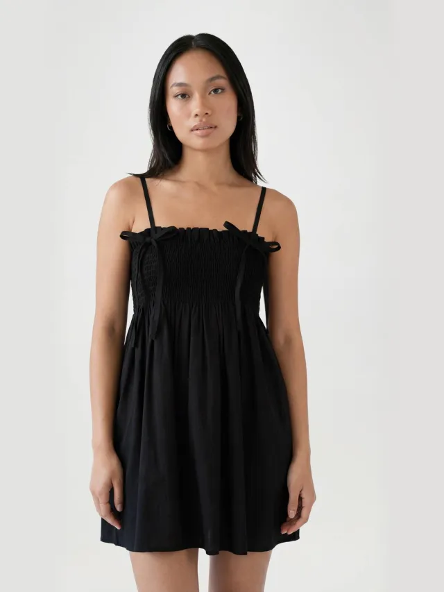boohoo Dames Mini Smock Jurk Met Gerimpeld Detail Zwart