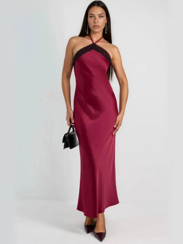 Hiccup Maxi-jurk met Halternek en Kantdetail Bordeauxrood