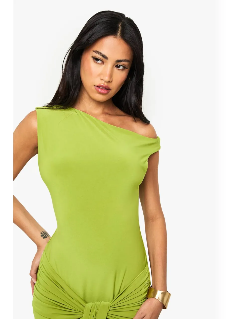 boohoo Dames Dubbele laag asymmetrische wrap-detail maxi-jurk olijf, foto 2