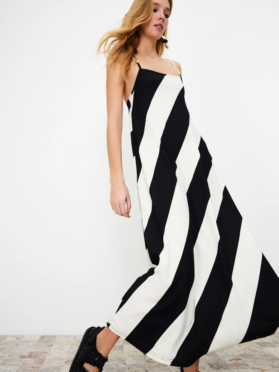 Trendyol TRENDYOLMİLLA Dames Zwart Effen Maxi Mouwloos Casual A-lijn Jurken