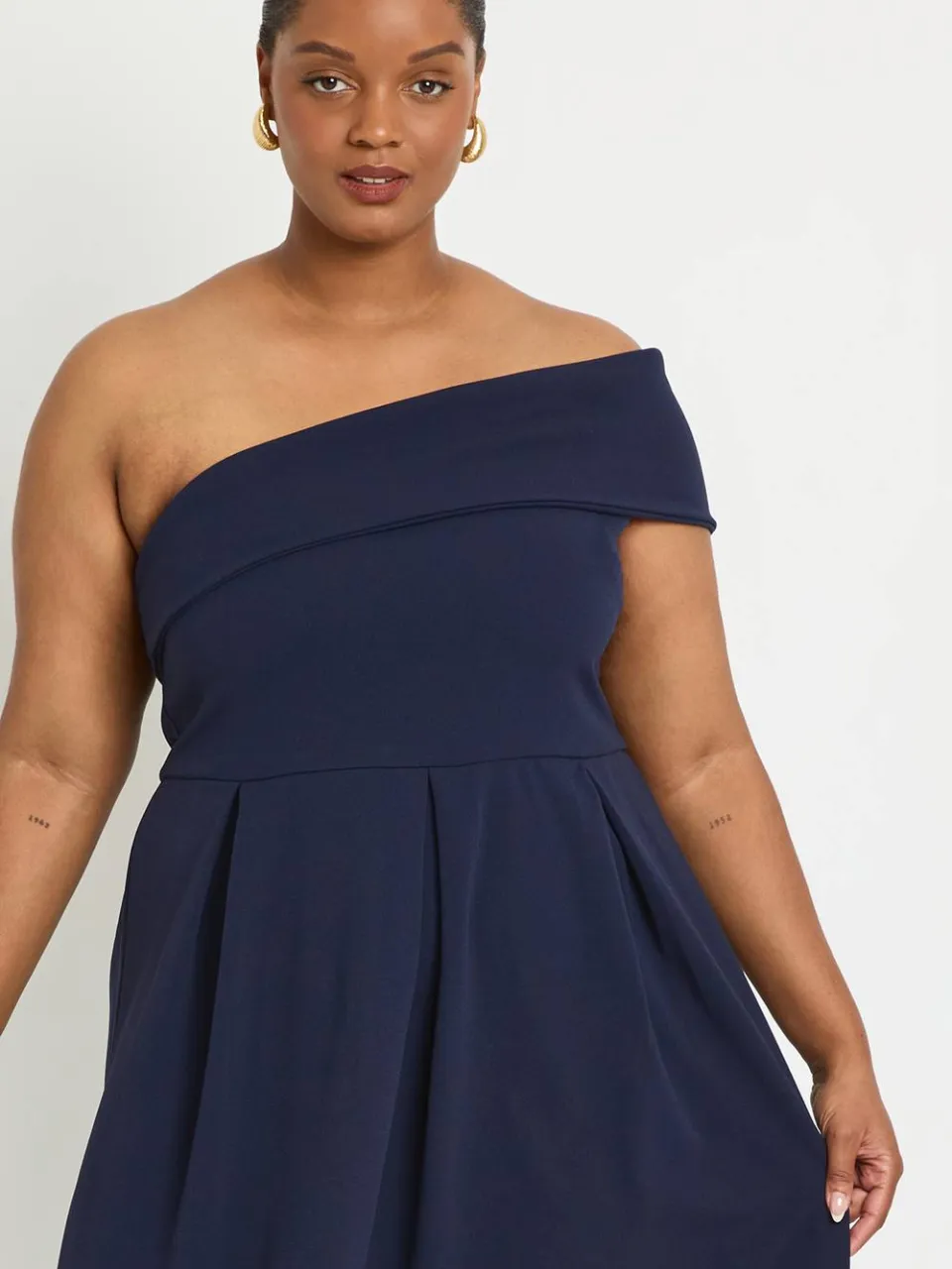 boohoo Dames Plus Asymmetrische Bardot Midi-jurk Met Volle Rok marineblauw, foto 4