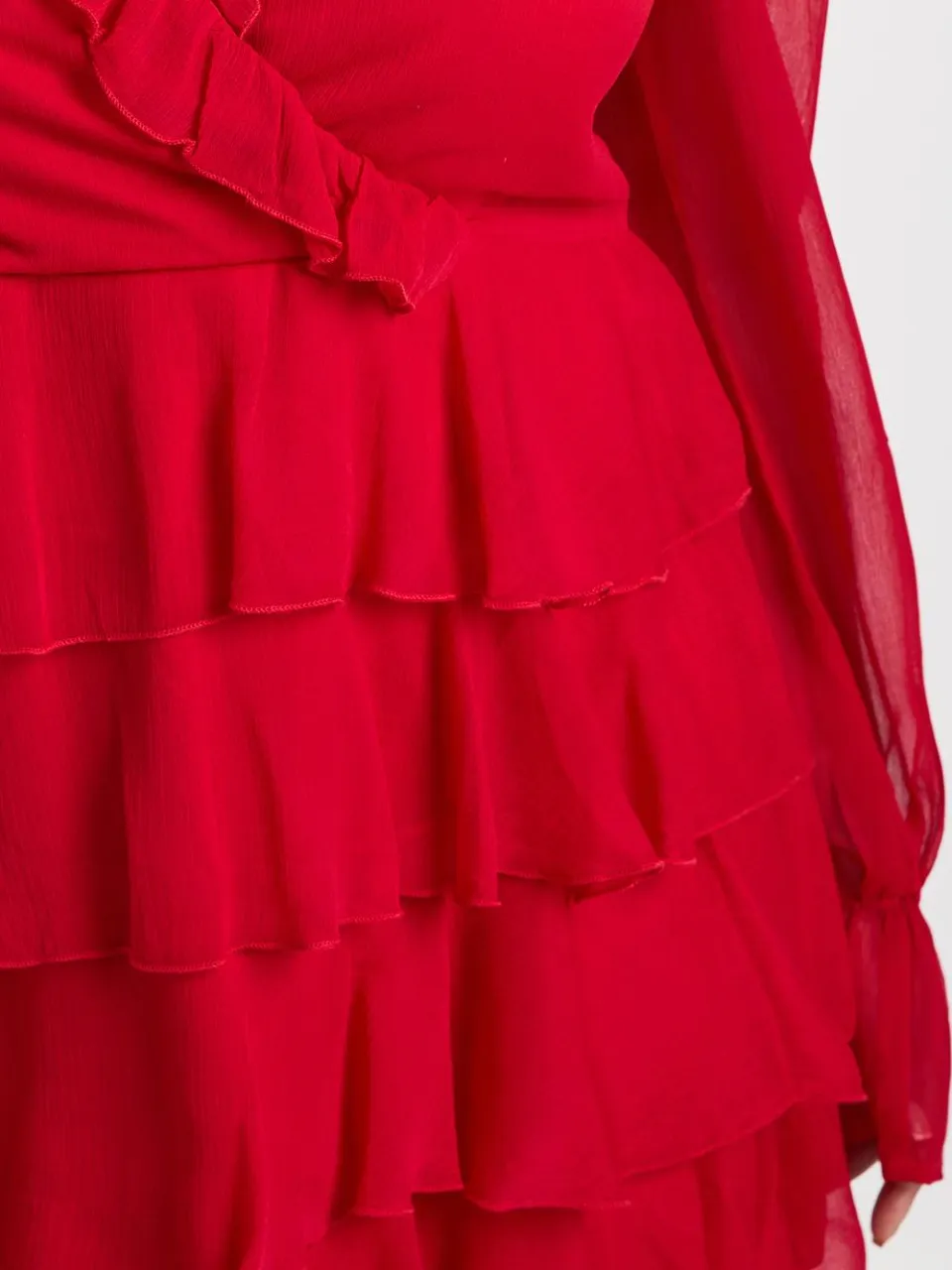 boohoo Dames Plus Ruffle Wrap Skater Jurk rood, foto 4