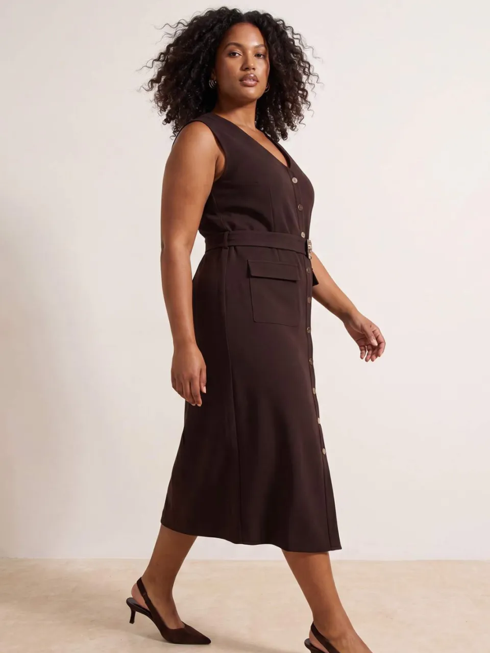 Trendyol Curve Dames Bruin Effen Maxi Mouwloos Avond / Dagelijks Bodycon Grote maten Jurk, foto 2