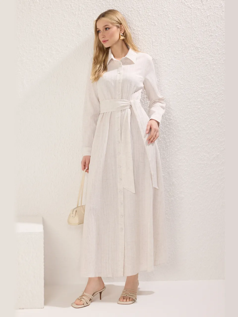 Trendyol Modest Dames Beige Effen Maxi Lang Casual Blousejurk Modest Jurken, foto 2