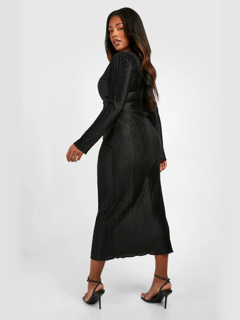 boohoo Dames Plus Wave Plisse Wrap Midaxi Jurk zwart, foto 2