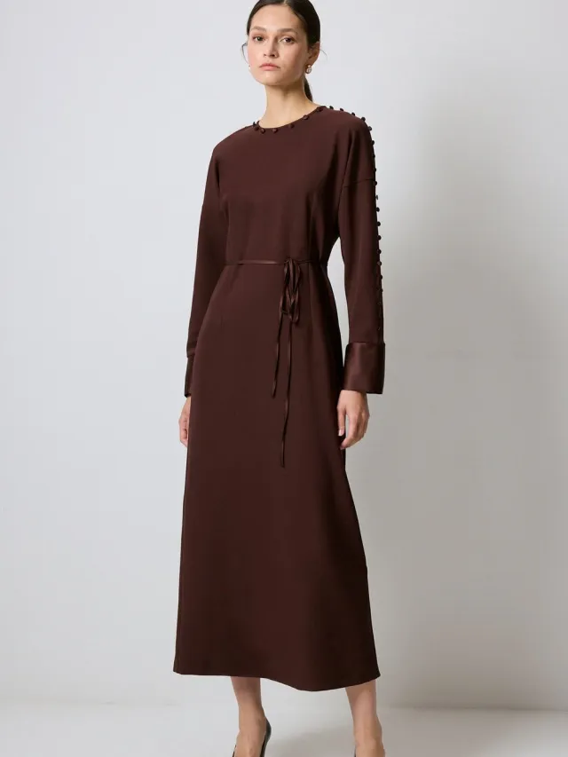 TOUCHÉ PRIVÉ Crêpe jurk met satijnen details - Bruin - Dames