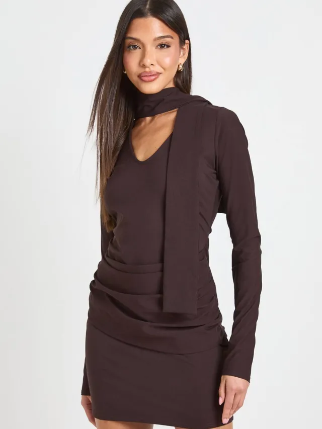 boohoo Dames Wikkel Taille Sjaal Detail Bodycon Jurk Chocoladebruin