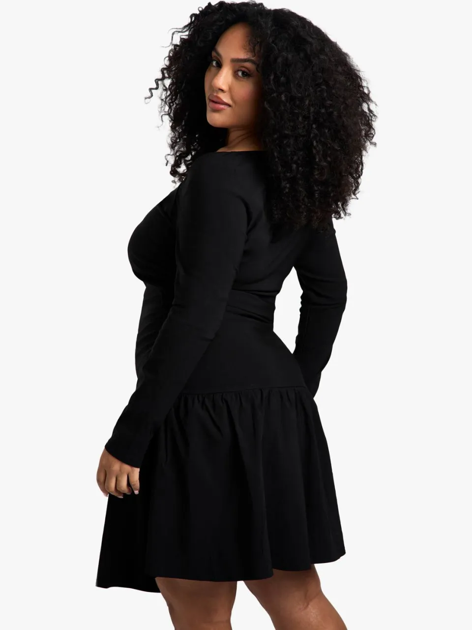 boohoo Dames Plus Bengaline Square Neck Ruched Skaterjurk zwart, foto 2