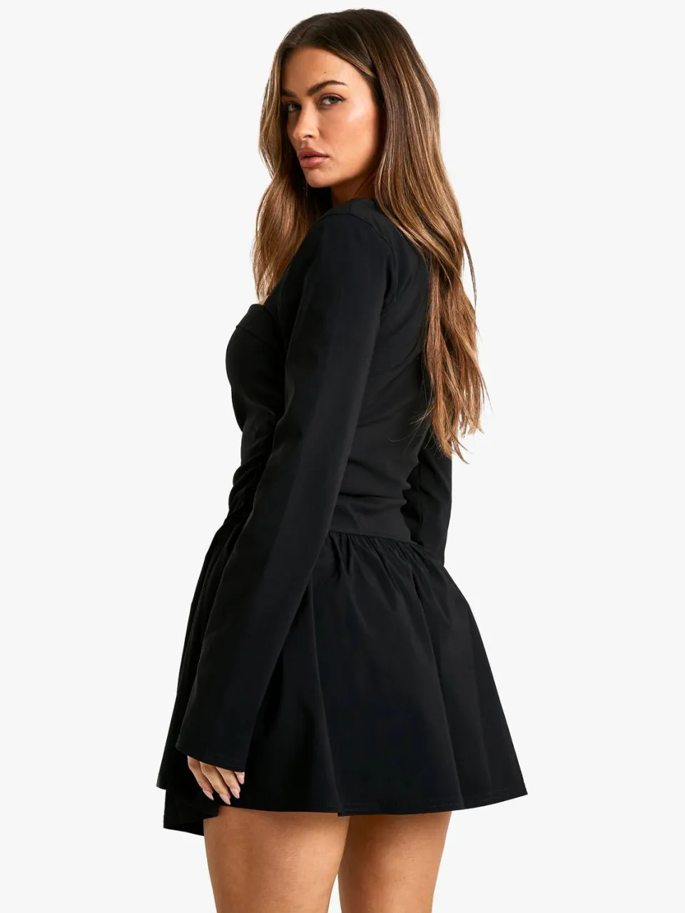 boohoo Dames Long Sleeve Skater Mini Dress zwart, foto 2