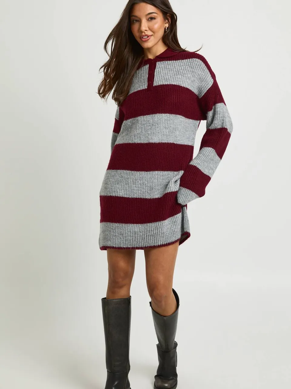 boohoo Dames Gestreepte Oversized Rugby Gebreide Mini-jurk Met Kraagdetail bordeaux rood, foto 2